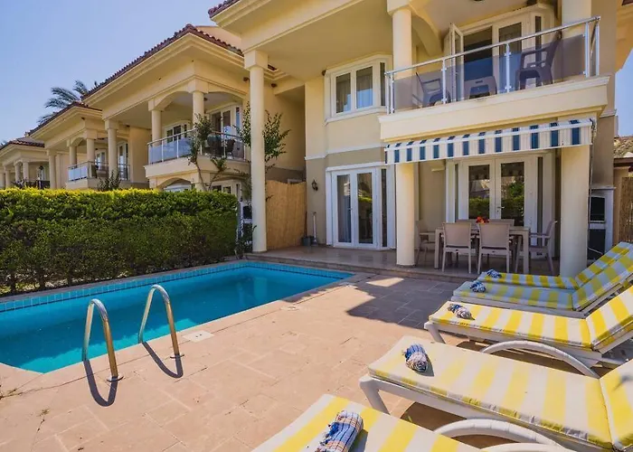 Calis'ta Denize Sifir 8 Kisilik Pearl 9 Vila *