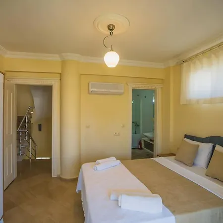 Calis'ta Denize Sifir 8 Kisilik Pearl 9 Fethiye