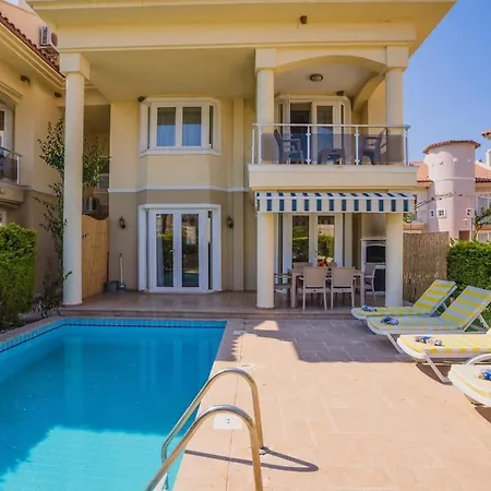 Calis'ta Denize Sifir 8 Kisilik Pearl 9 페티예