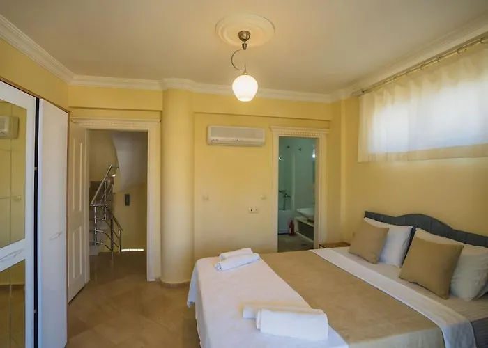 Calis'ta Denize Sifir 8 Kisilik Pearl 9 Fethiye