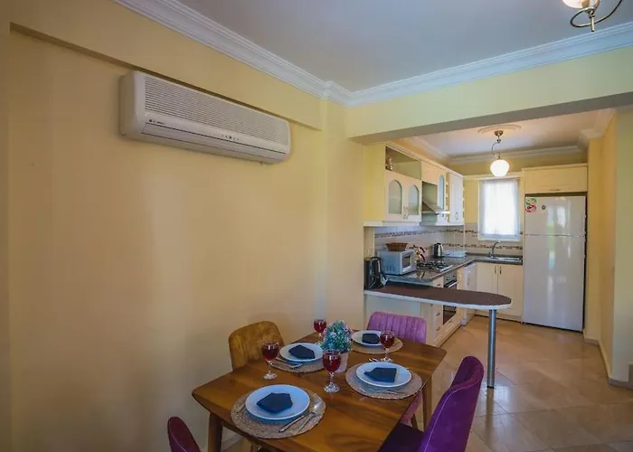 Calis'ta Denize Sifir 8 Kisilik Pearl 9 Villa