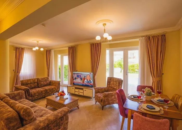 Calis'ta Denize Sifir 8 Kisilik Pearl 9 Villa