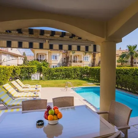 Calis'ta Denize Sifir 8 Kisilik Pearl 9 Villa