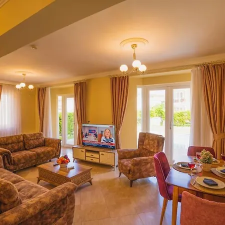 Calis'ta Denize Sifir 8 Kisilik Pearl 9 Villa